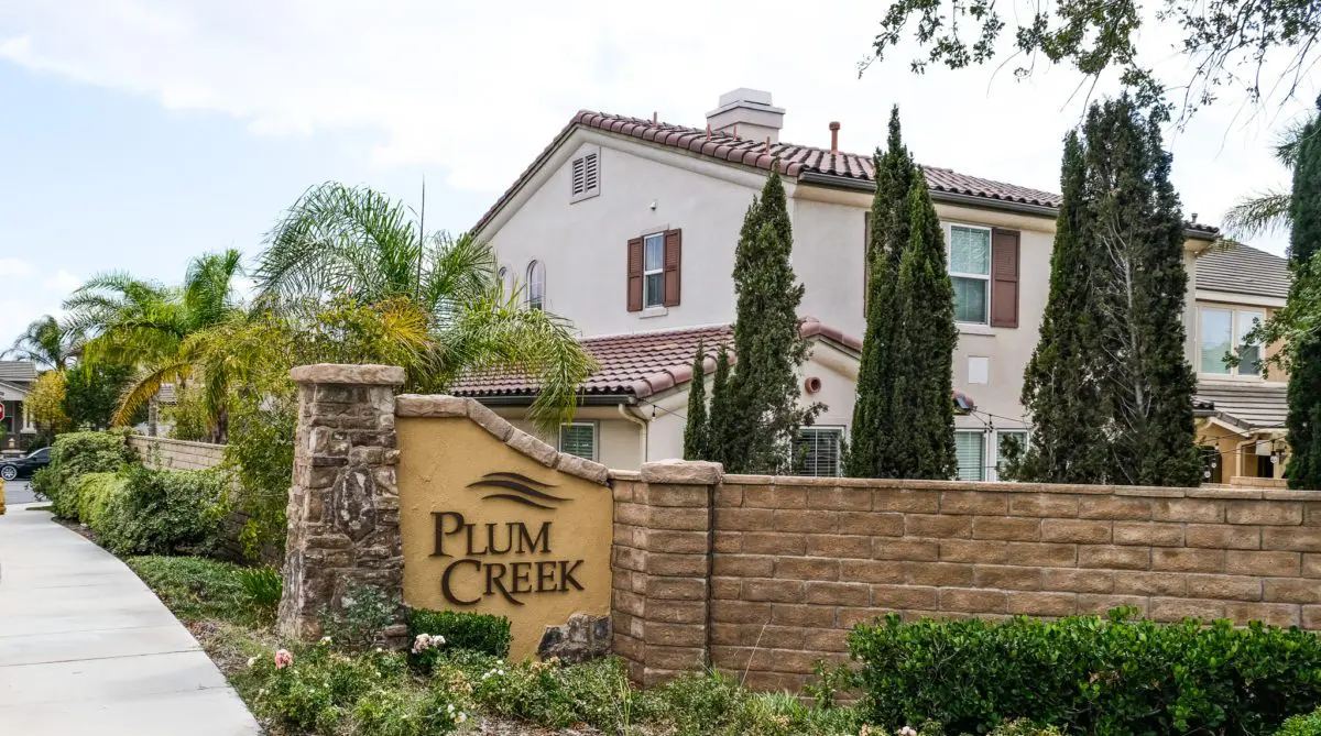 Plum-Creek-Simi-Valley-Sign
