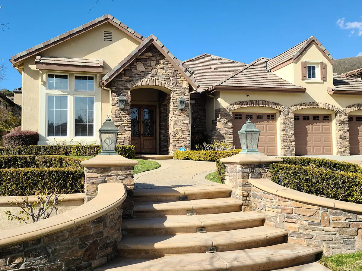 Oakbrook Townhomes in Lang Ranch Homes Thousand Oaks
