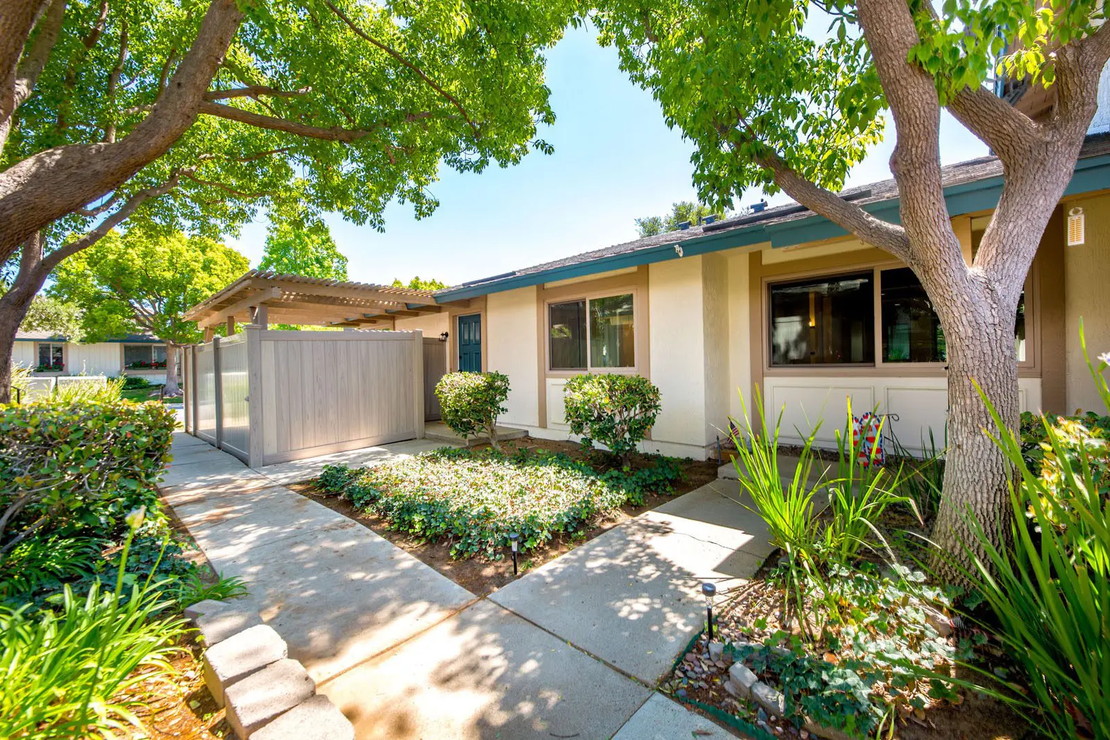 Oakbrook Townhomes Thousand Oaks