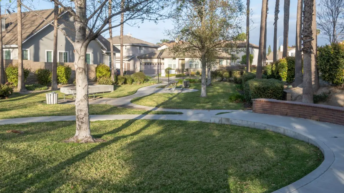1185 Walnut Grove HOA park