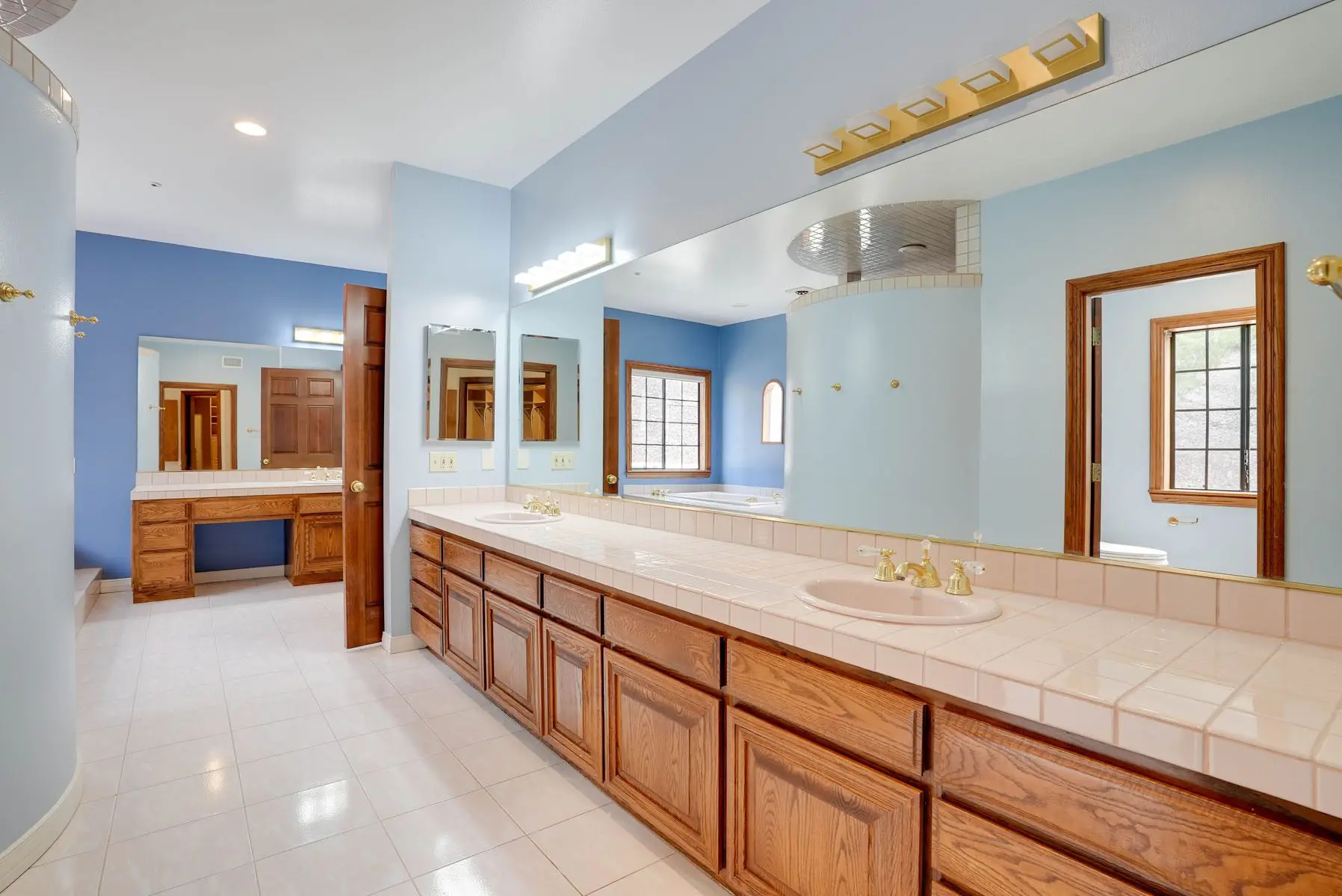 11869 Barranca Camarillo