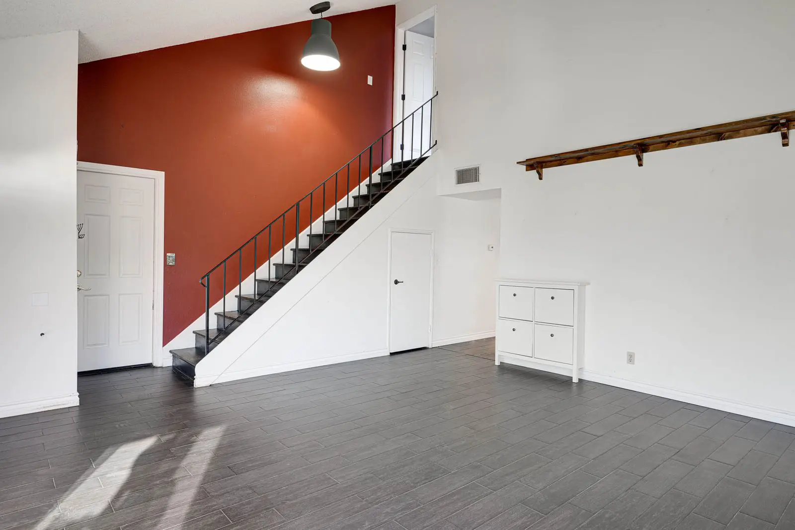 1852 Hillary Ct living room