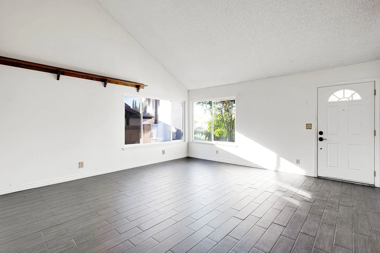 1852 Hillary Ct bonus room