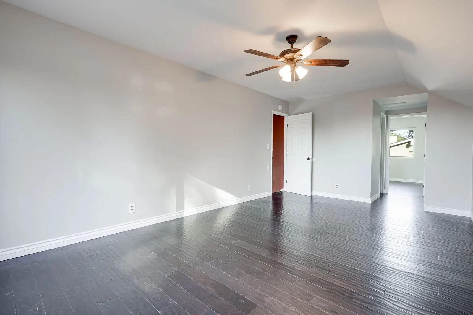 1852 Hillary Ct bonus room