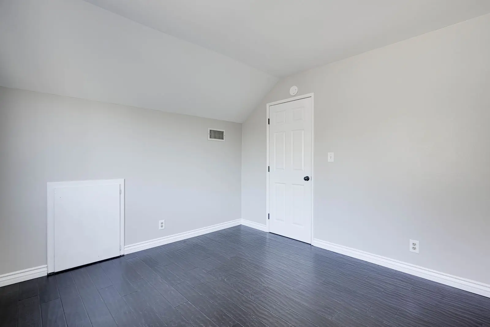 1852 Hillary Ct bonus room