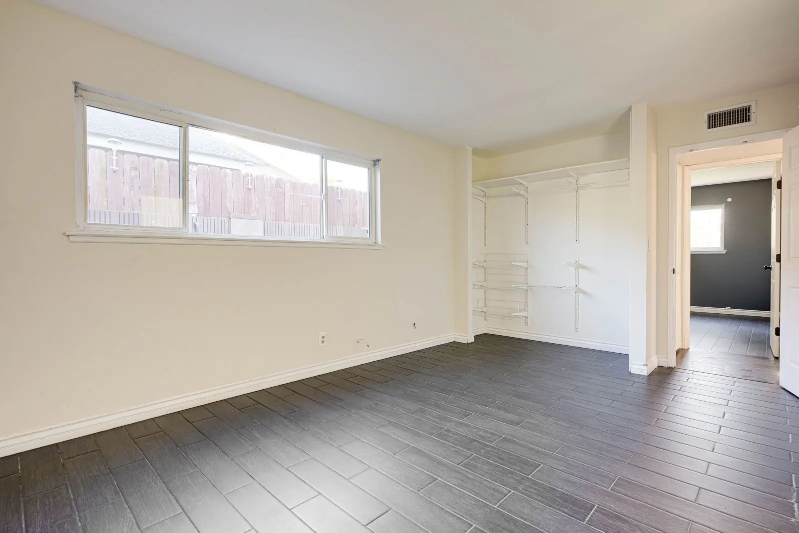 1852 Hillary Ct bedroom