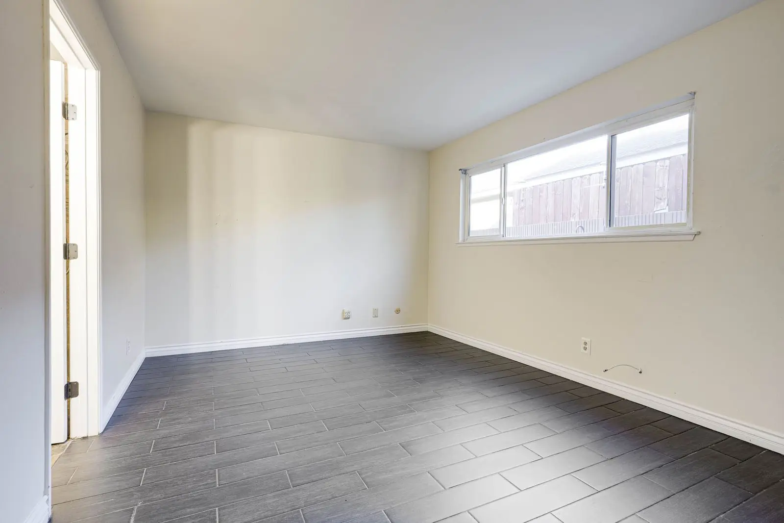 1852 Hillary Ct bedroom
