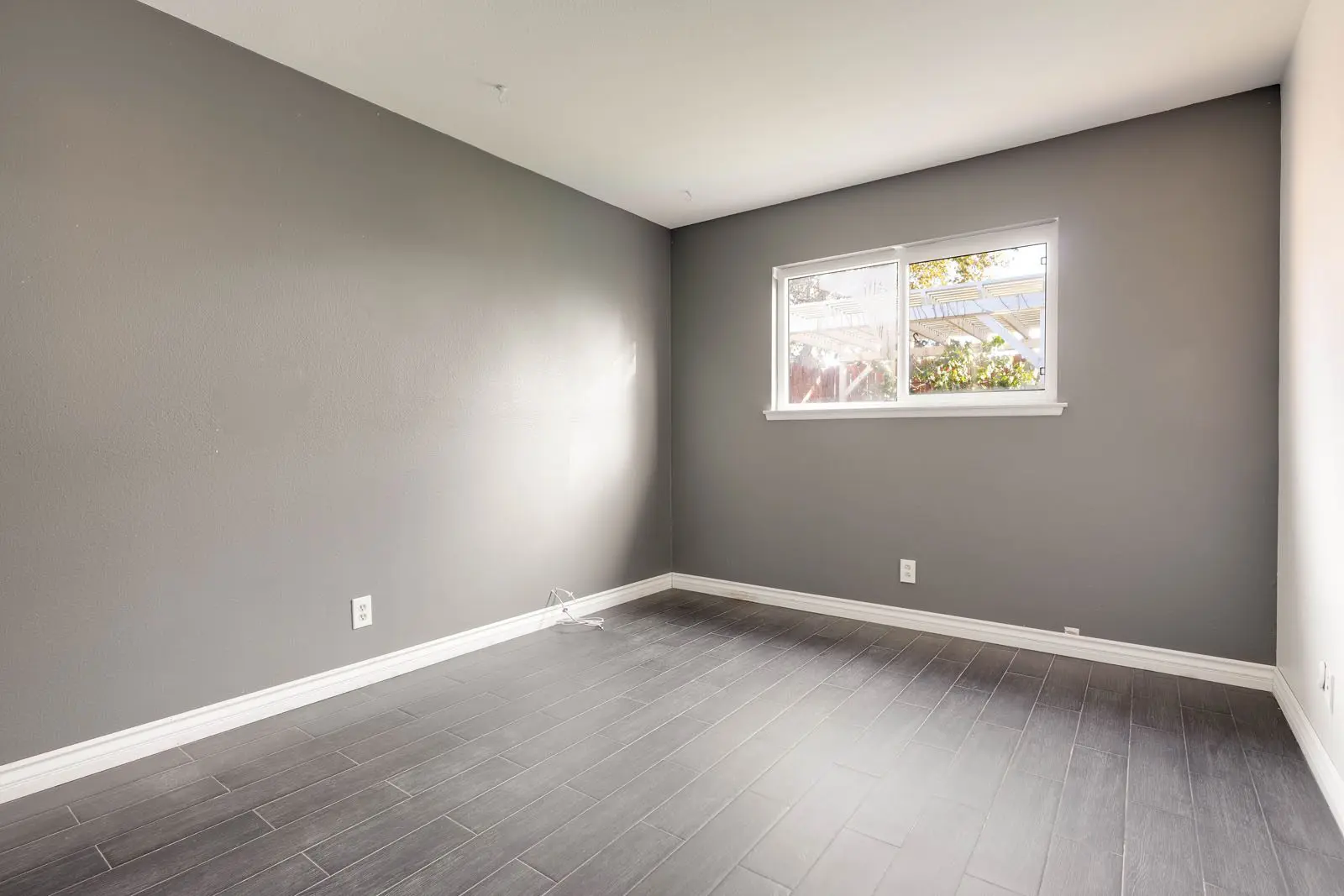 1852 Hillary Ct bedroom