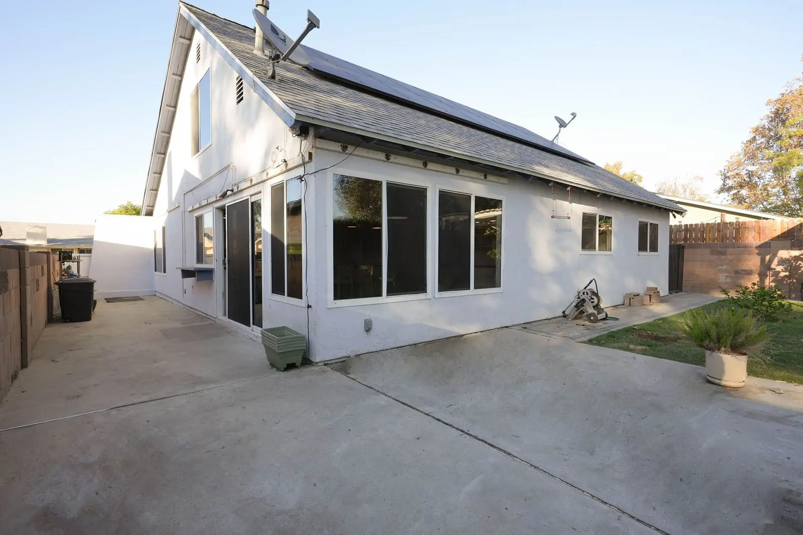 1852 Hillary Ct back