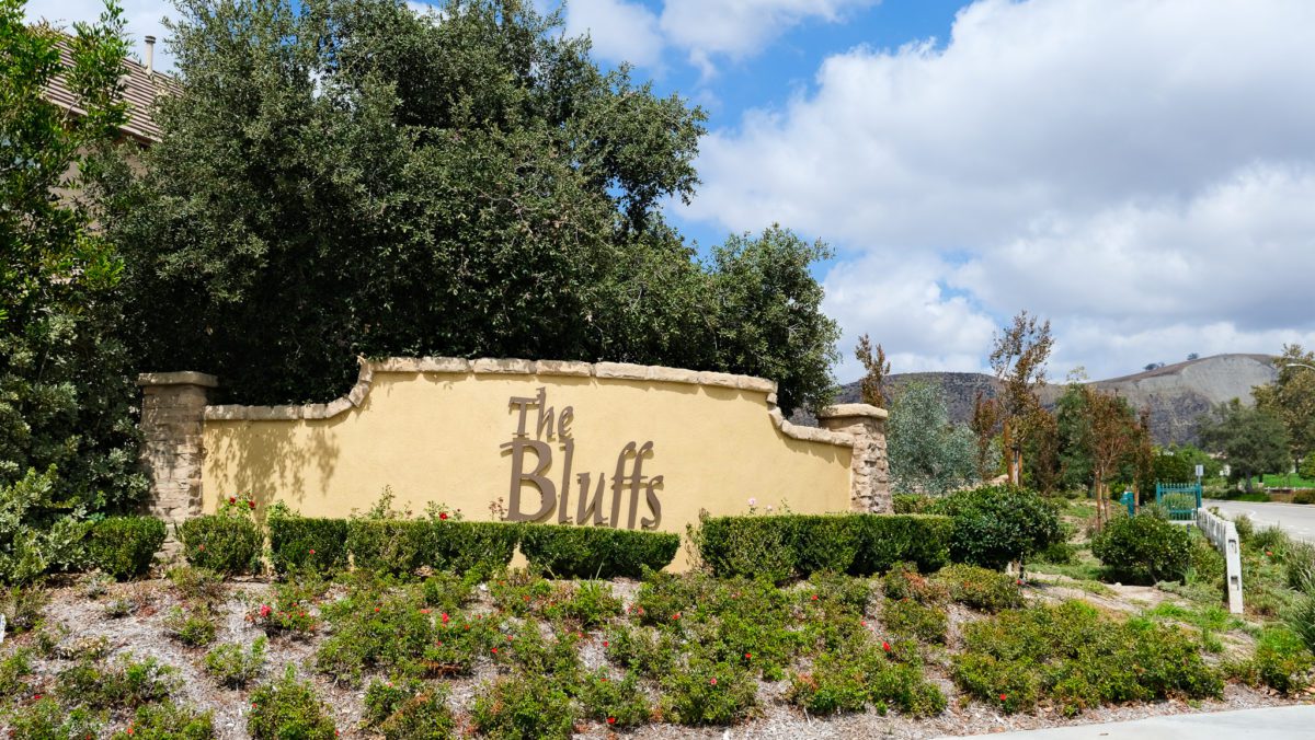 The-Bluffs-Simi-Valley-Sign